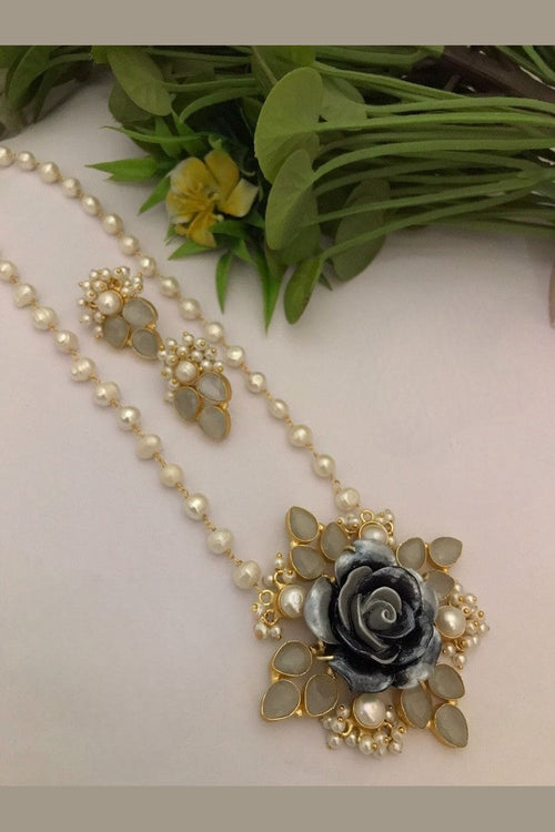 Prajhakta real pearl set