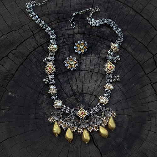 Aabheri Set - Elegant German Silver Jewelry with Kundan Design