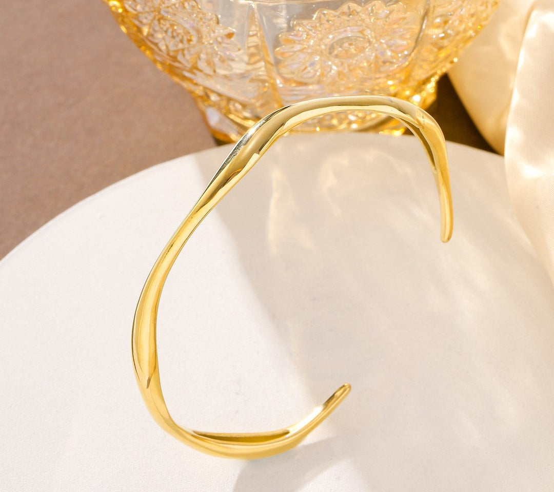 B-124 – 18k Gold Plated Stainless Steel Tarnish Free Waterproof Female Jewellery