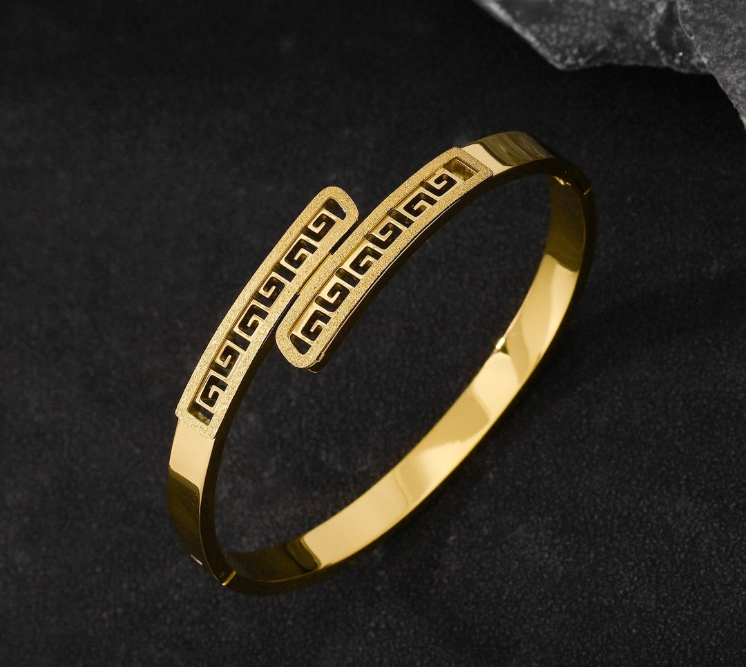 B-143 – 18k Gold Plated Stainless Steel Tarnish Free Waterproof Female Jewellery