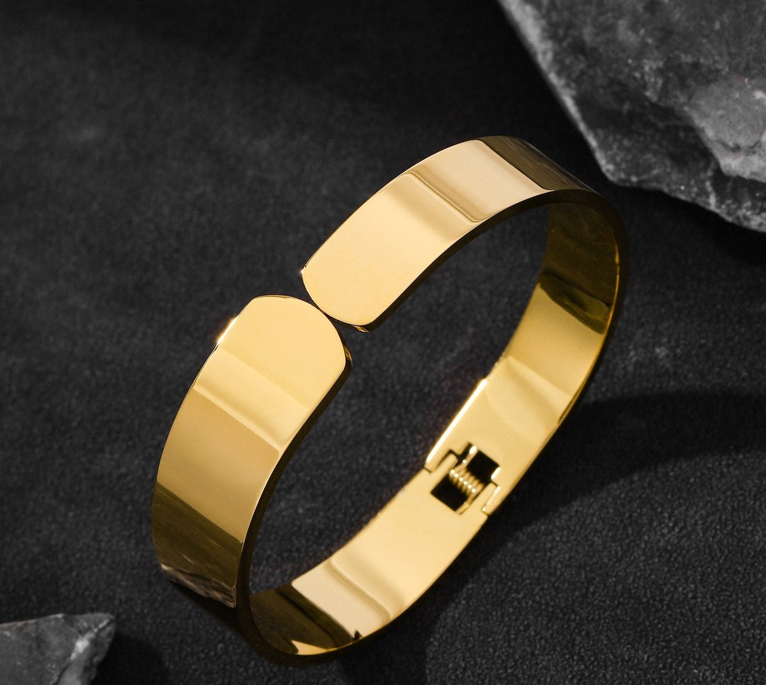 B-148 – 18k Gold Plated Stainless Steel Tarnish Free Waterproof Female Jewellery