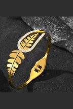 B-149 – 18k Gold Plated Stainless Steel Tarnish Free Waterproof Female Jewellery