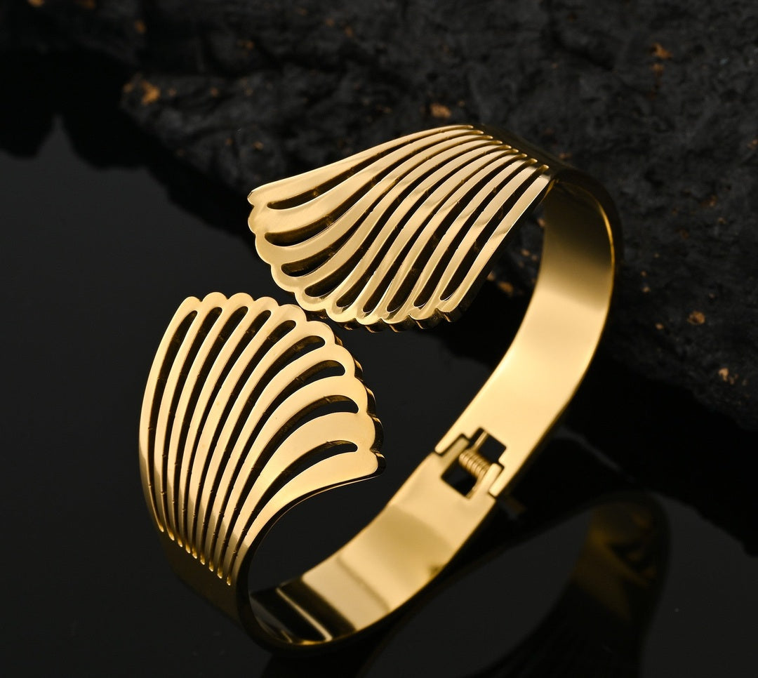 B-150 – 18k Gold Plated Stainless Steel Tarnish Free Waterproof Female Jewellery