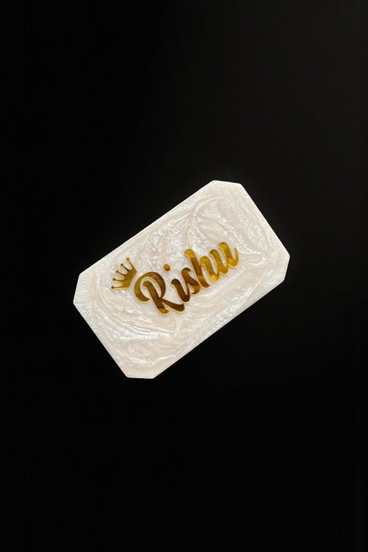 Evie resin clutch