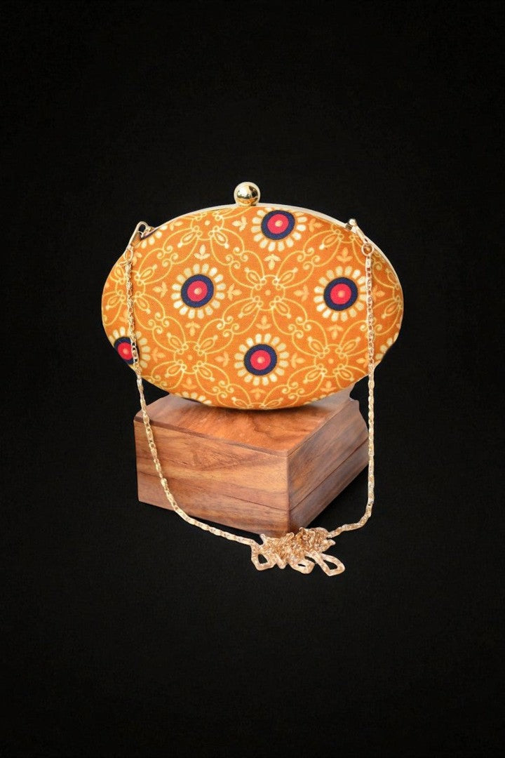 Femina clutch