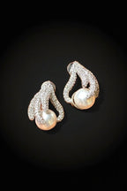 Floral diamond on pearl