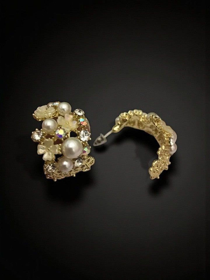 Florina pearl ad earrings