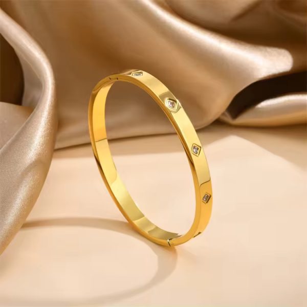 B-75 – 18k Gold Plated Stainless Steel Tarnish Free Waterproof Female Jewellery
