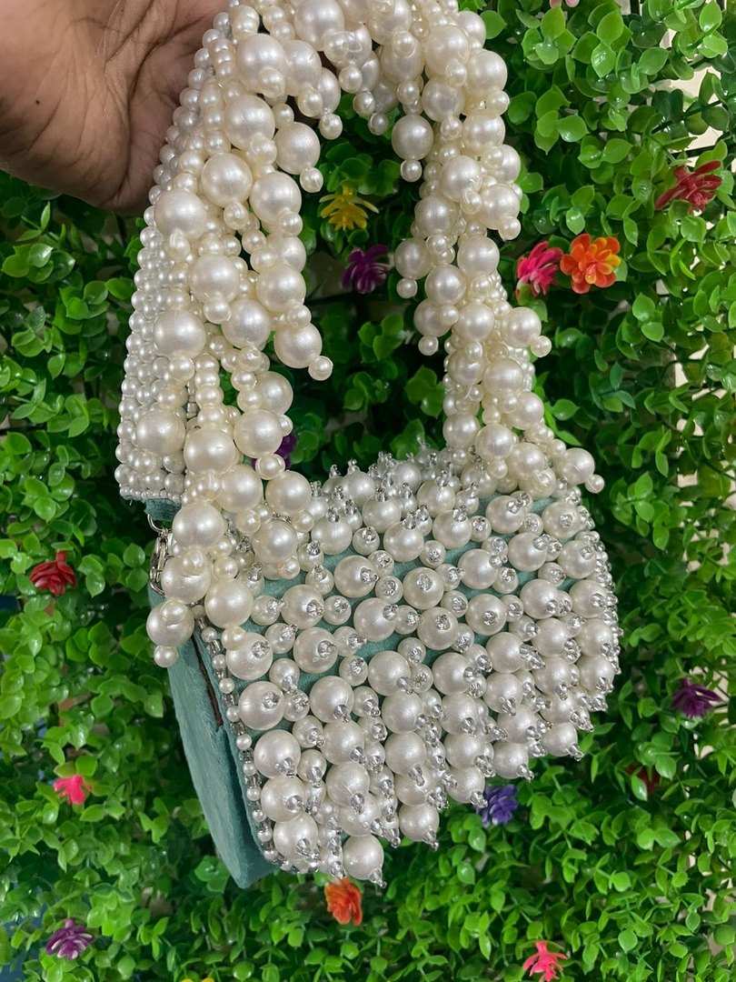 Pearl clutch