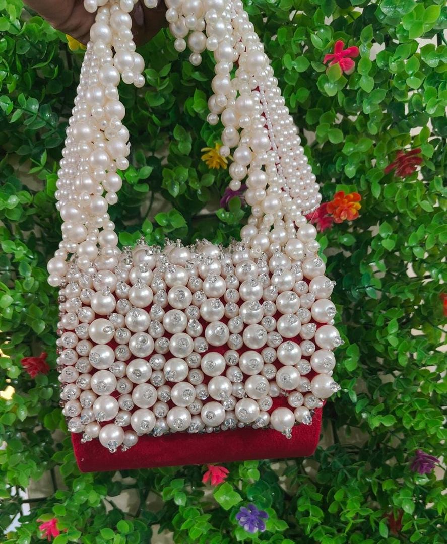 Pearl clutch