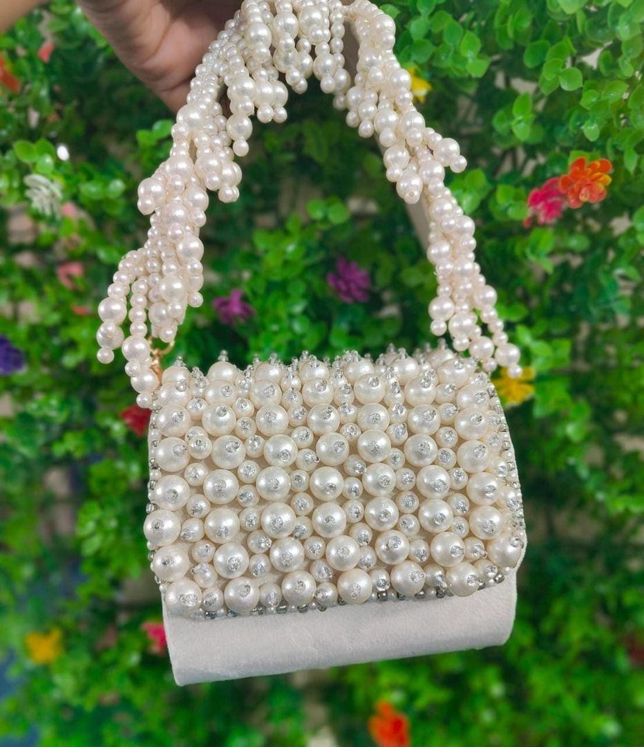 Pearl clutch