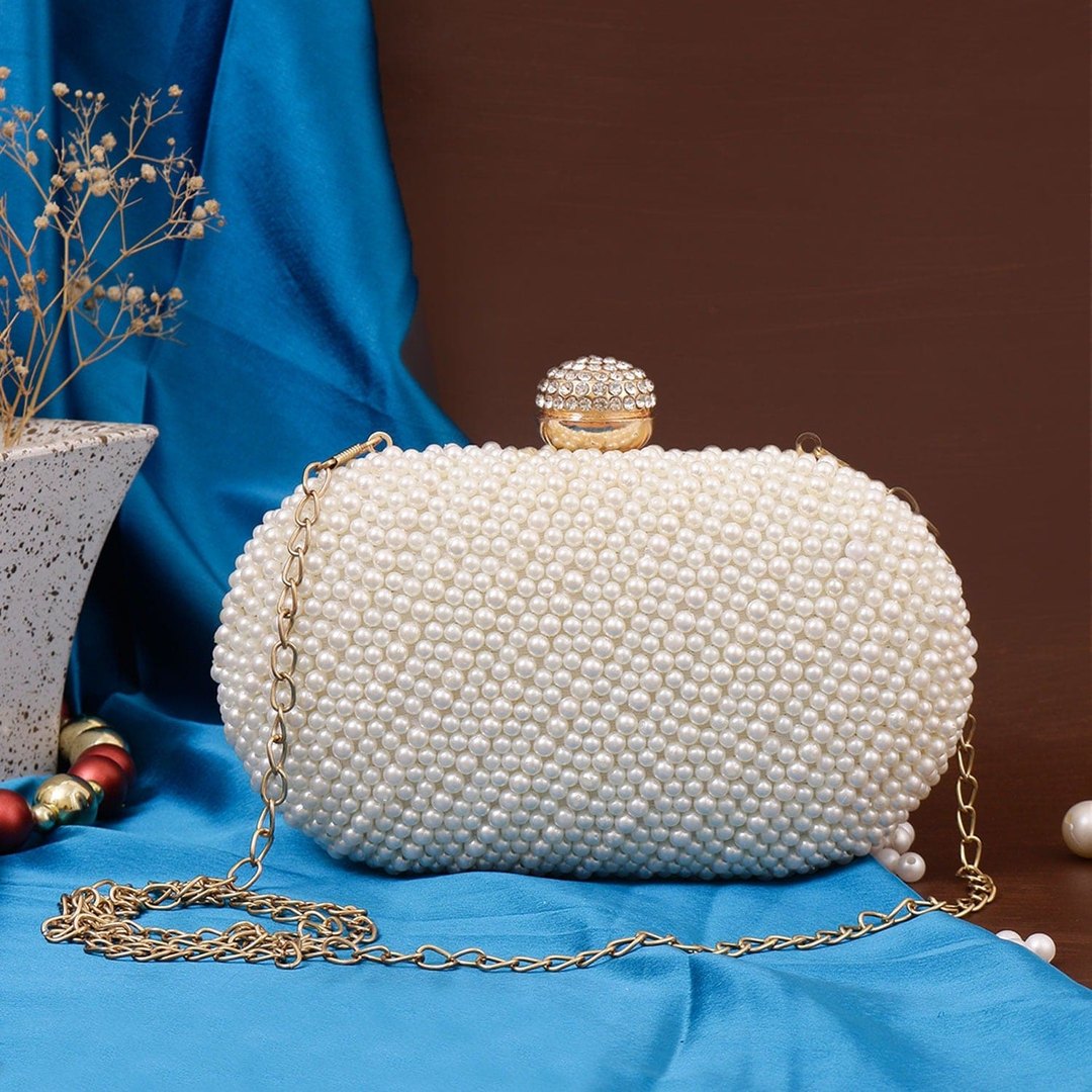 Jiara Pearl Clutch