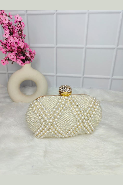 Jiara Pearl Clutch