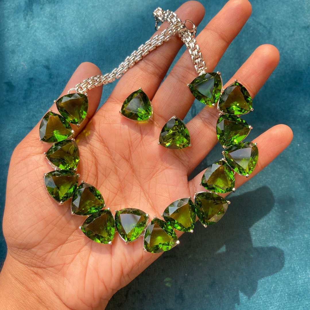 Olivia Set with Earrings