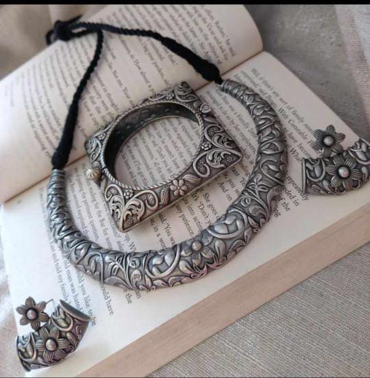 German silver flower carved hasli combo
