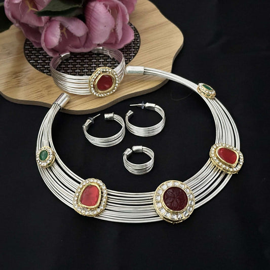 Laya hasli choker set