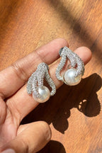 Floral diamond on pearl
