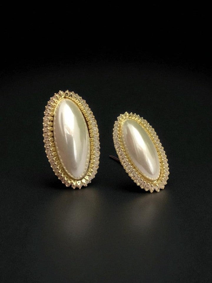 Julia ad pearl earrings