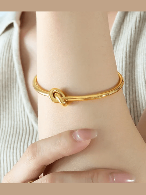 Knot – 18k Gold Plated stainless steel Anti tarnish bracelet