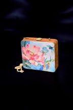 Mirasa Clutch
