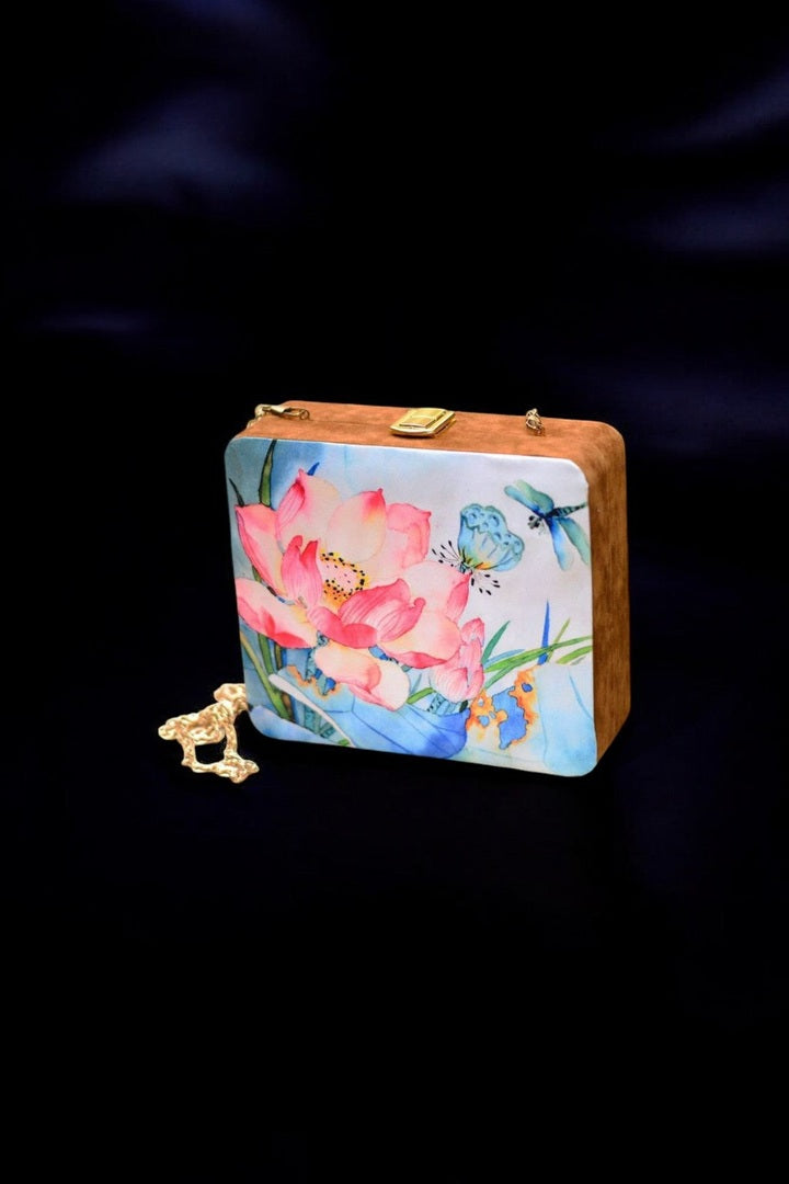 Mirasa Clutch