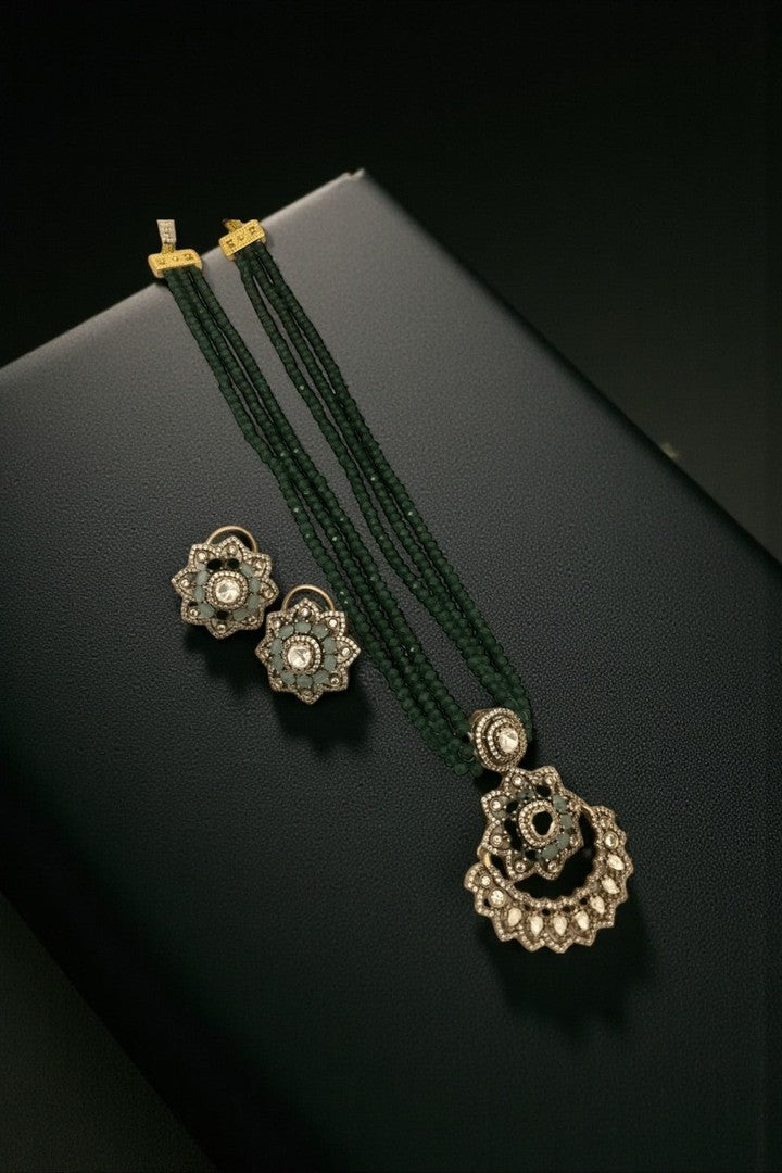 Mrinal polki kundan set