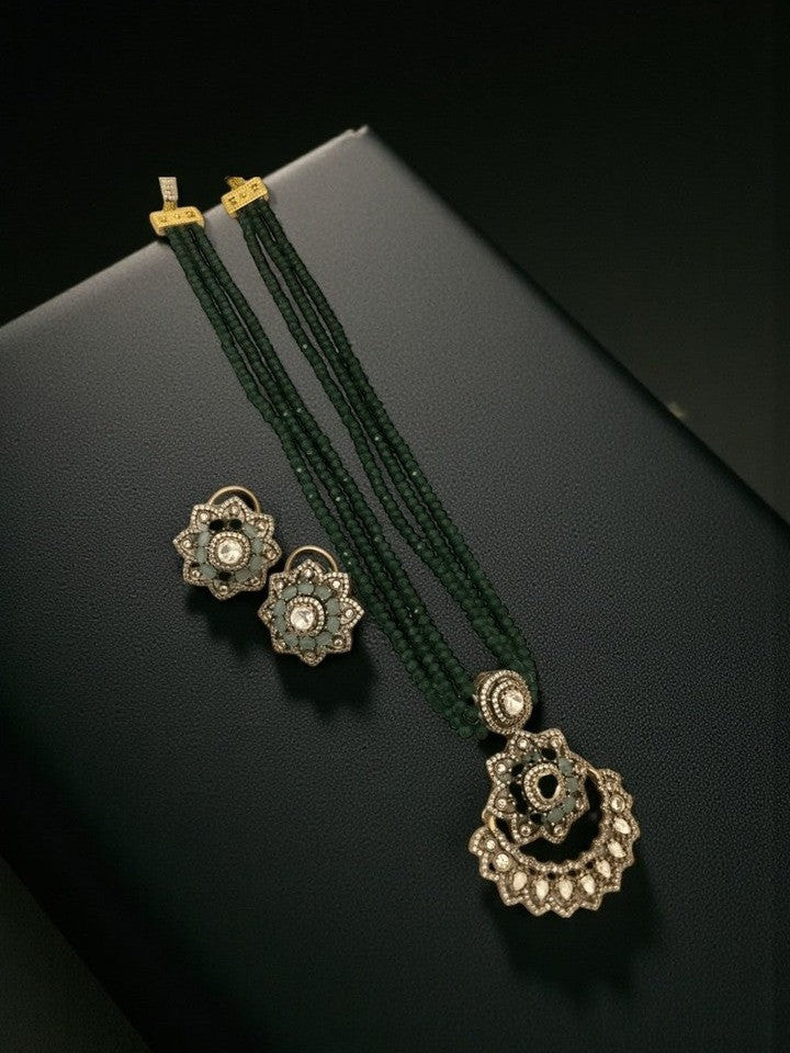 Mrinal polki kundan set