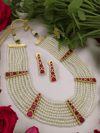 Nirvaya kundan set