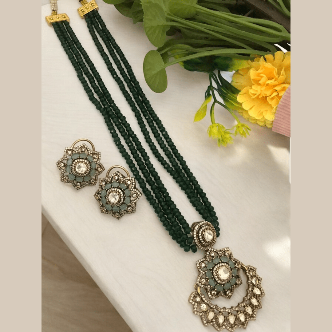 Mrinal polki kundan set
