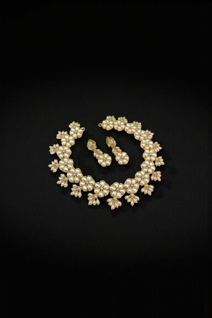 Real pearl Gaurangi flower design sleek set