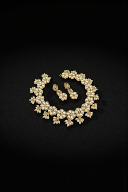Real pearl Gaurangi flower design sleek set