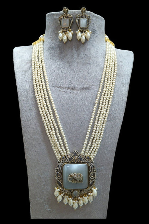 Revti Kundan Semi Precious Set - Elegant Ethnic Jewelry