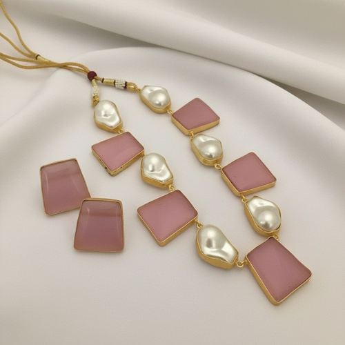 Sulochna Shell Pearl Set - Elegant Brass Jewelry