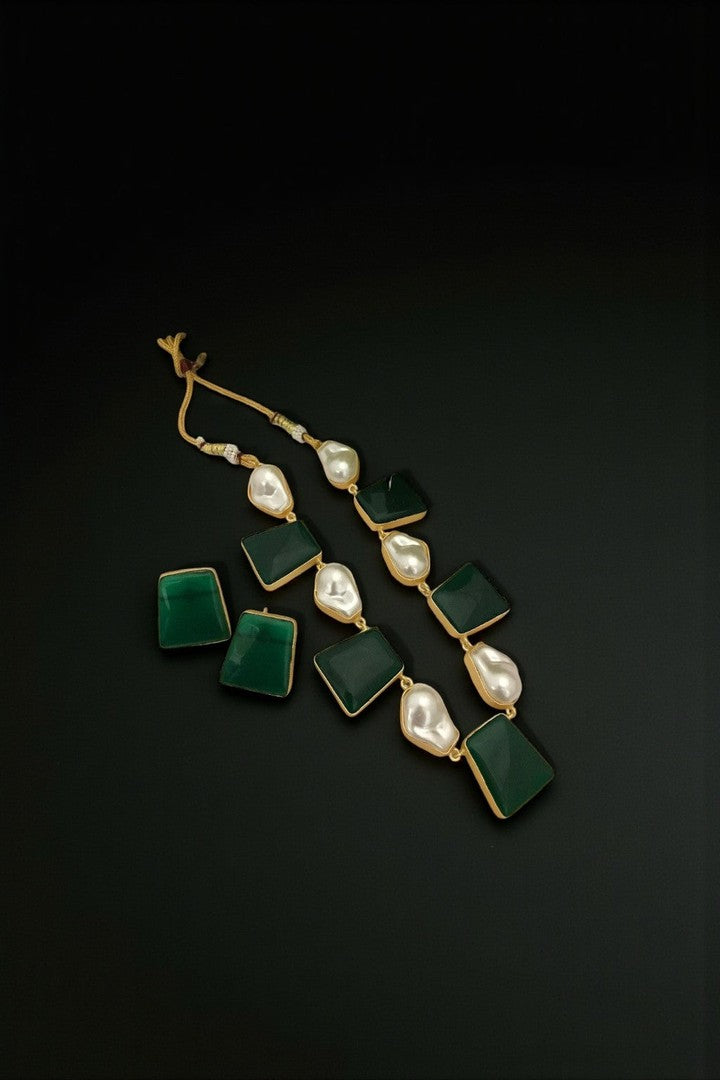 Sulochna baroque pearl set