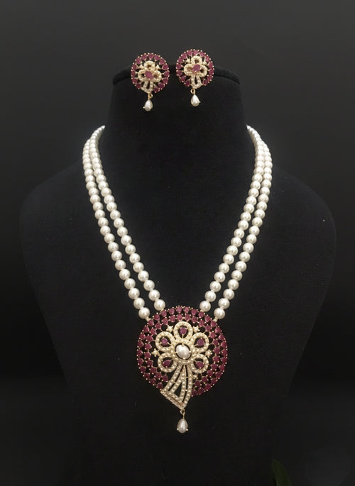 Tanishka Elegant Freshwater Pearl Mala Set with Statement Pendant