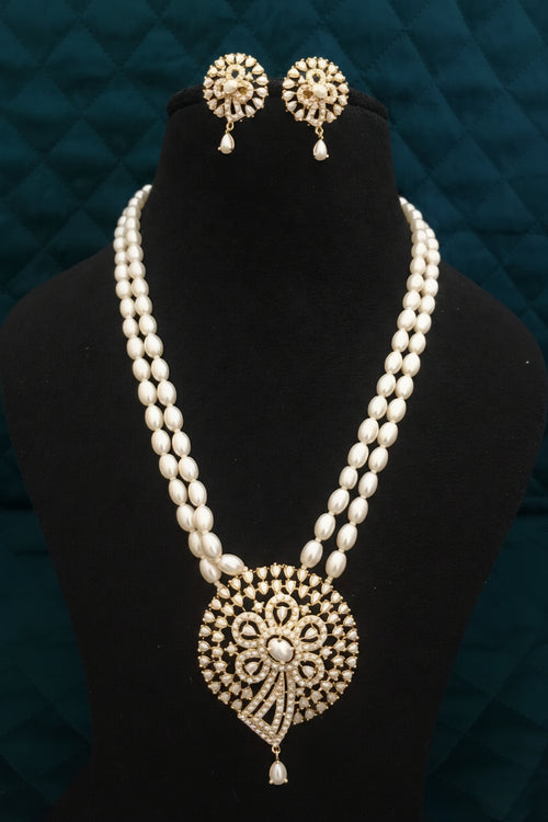 Tanishka Elegant Freshwater Pearl Mala Set with Statement Pendant