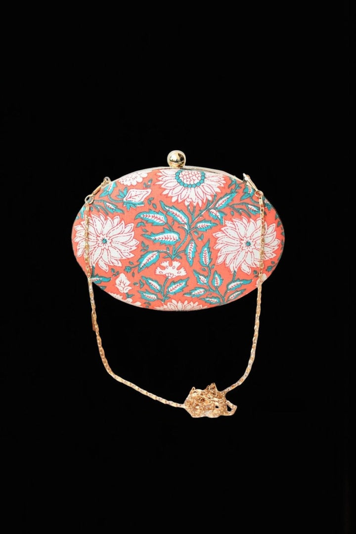 Vaani Clutch