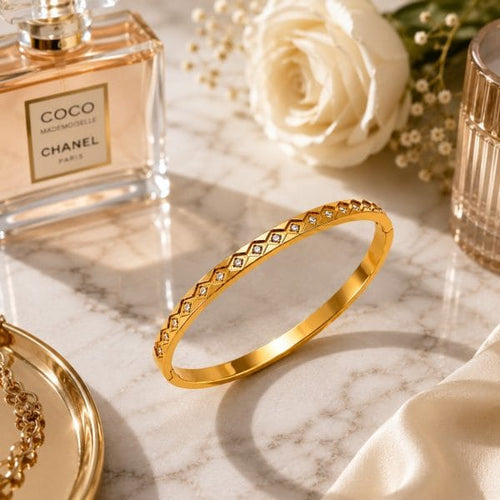 Aganya kreation Bracelets B-109- 18k Gold Plated Stainless Steel Tarnish Free Waterproof Female Jewellery