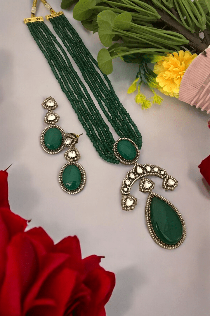 Aganya kreation jewelry Sets Elegant Pihu Kundan Set - Antique Gold Jewelry