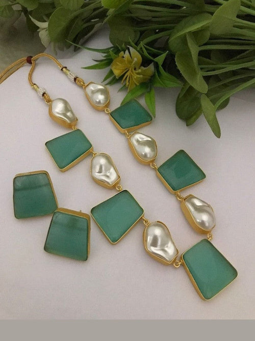 Aganya kreation jewelry Sets Sulochna Shell Pearl Set - Elegant Brass Jewelry Mint