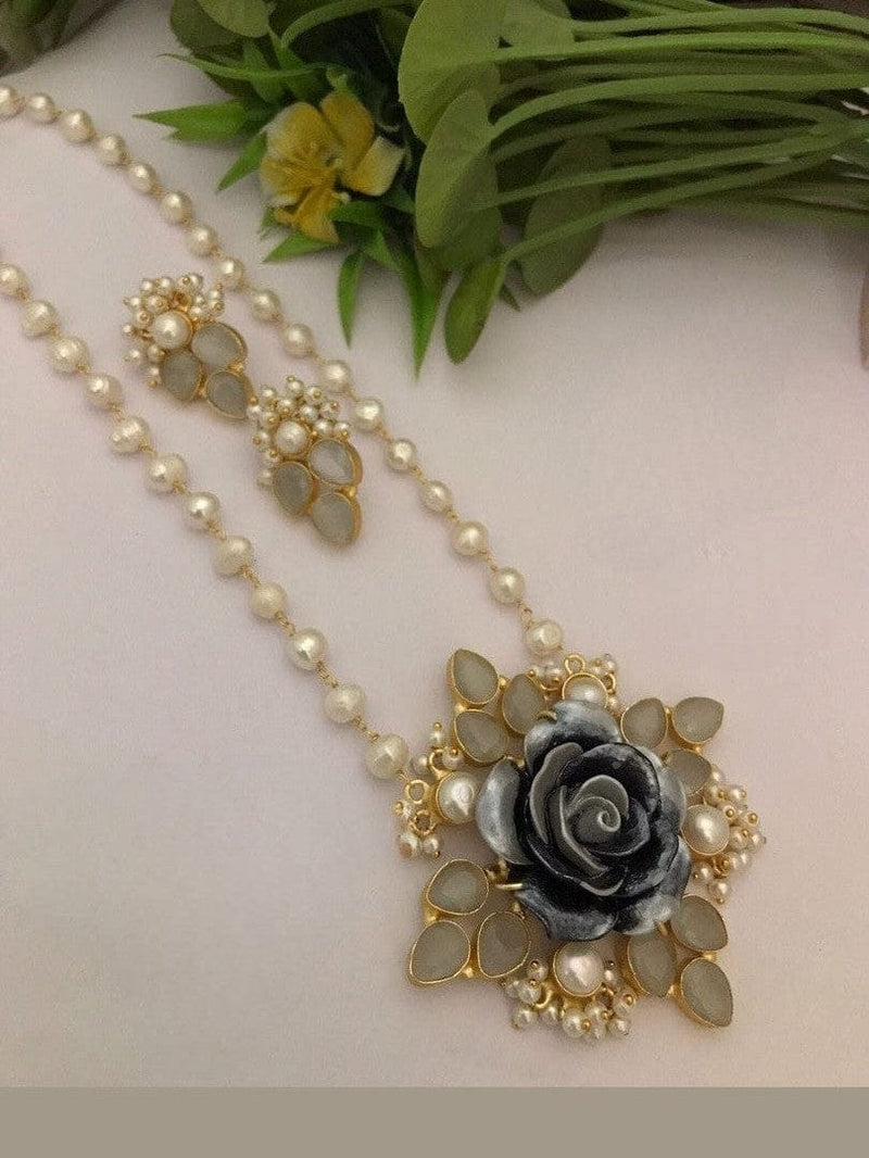 Aganya kreation Real pearl set Elegant Prajhakta Real Pearl Set - Timeless Brass Jewelry