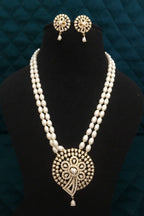 Aganya kreation Real pearl set Tanishka Elegant Freshwater Pearl Mala Set with Statement Pendant Satin white