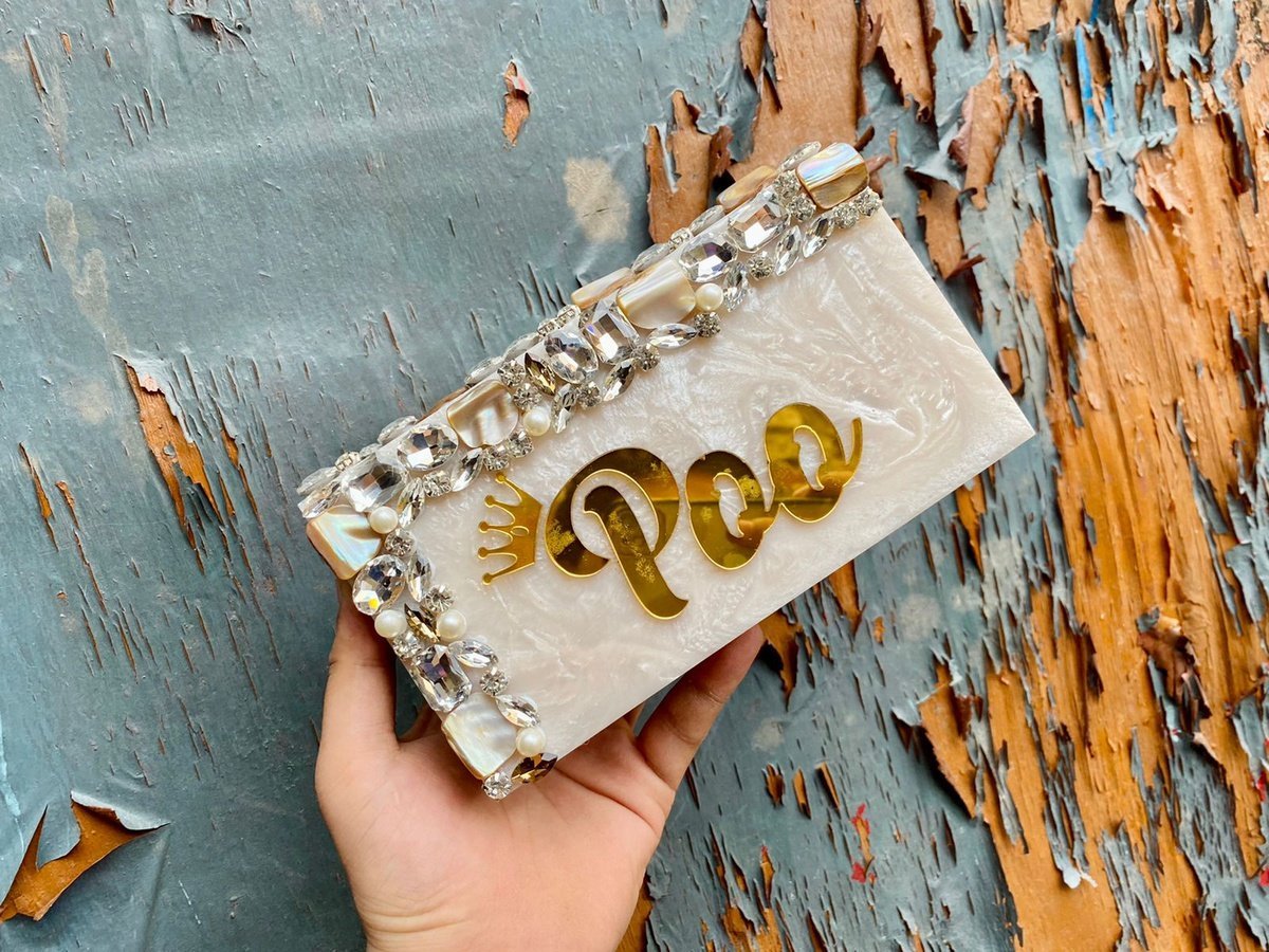 Tvasti Resin Name clutch