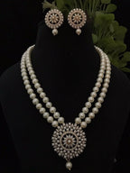 Bindiya real pearl set
