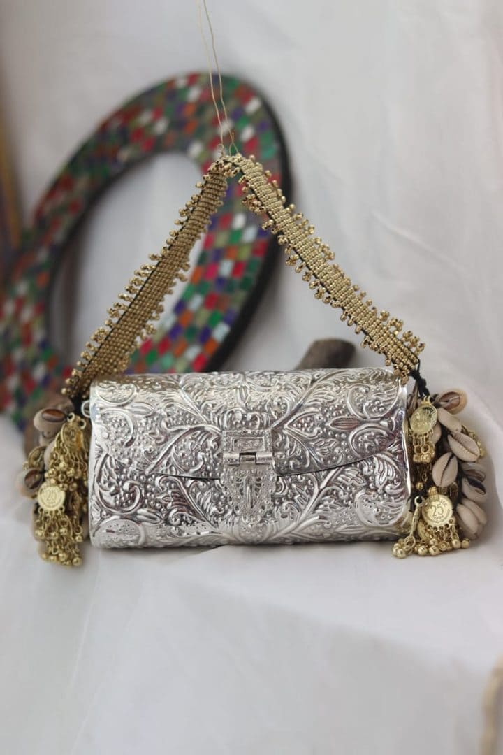 Shaina fusion clutch