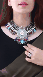 Aaira necklace