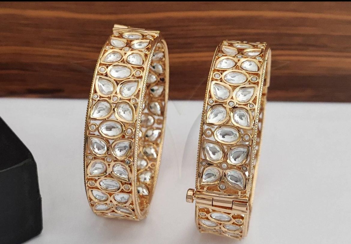 Asthika polki kundan bangles