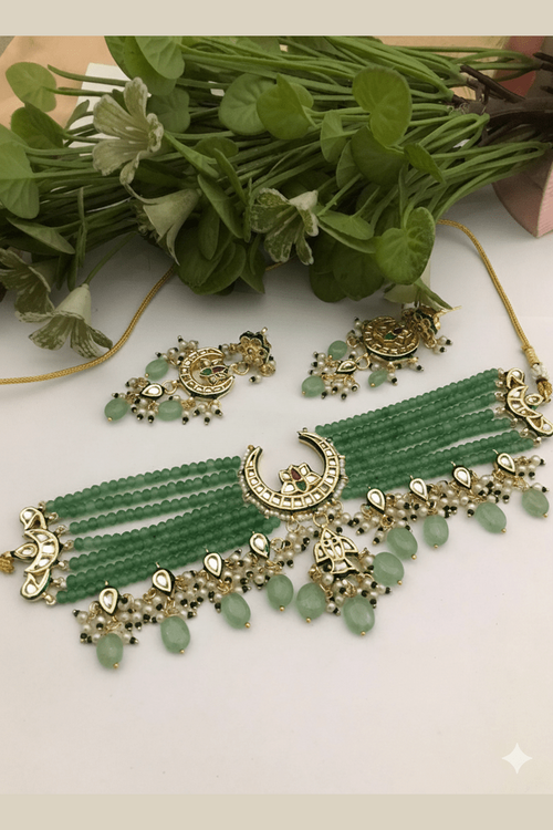 Elegant Emerald Green Kundan Choker Set with Pearl Droplets