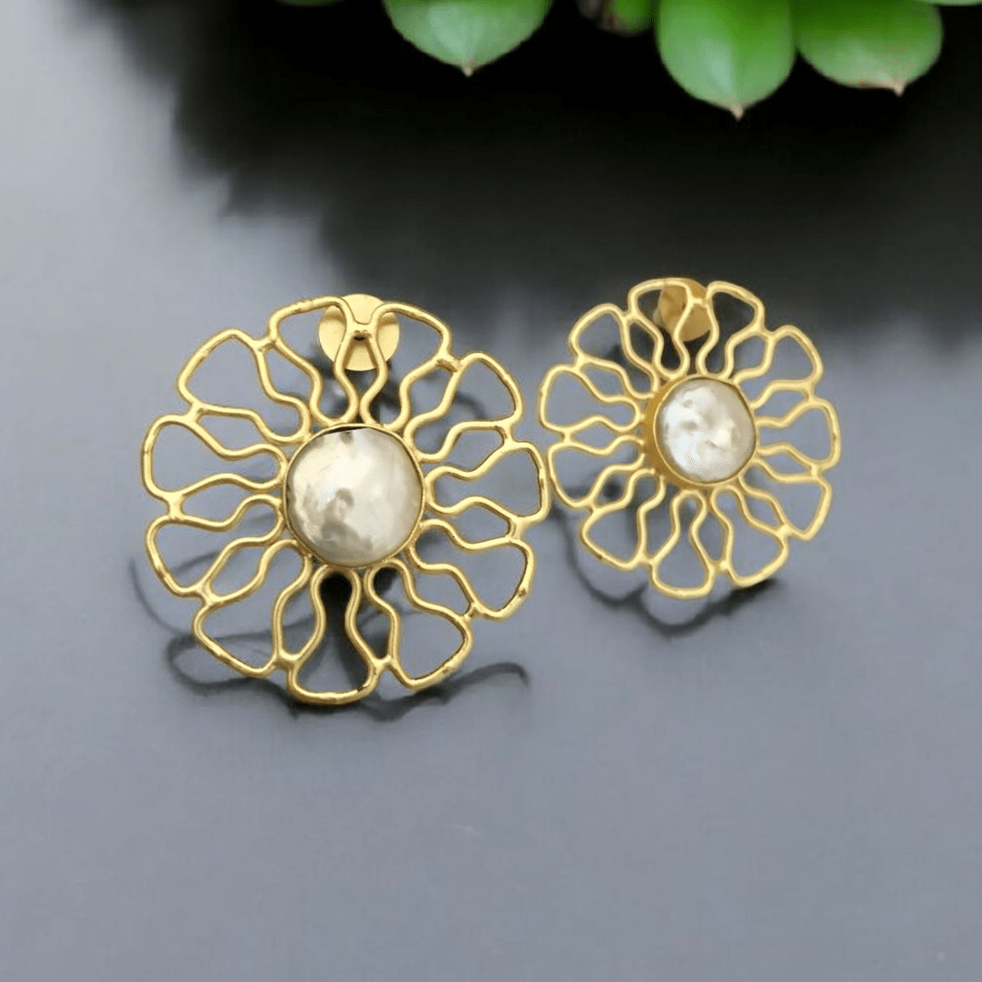 Spring real pearl earrings