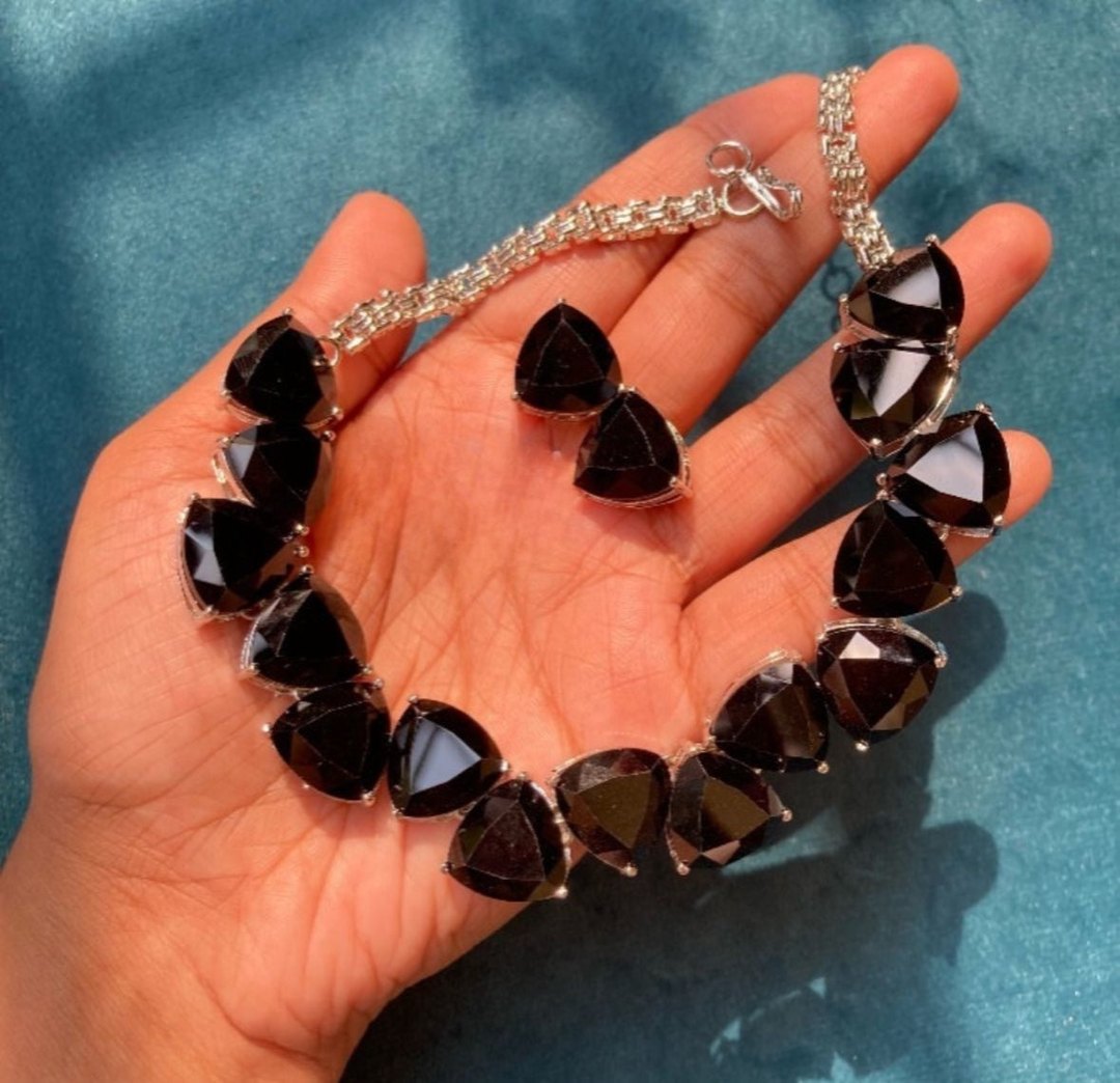 Olivia Set with Earrings